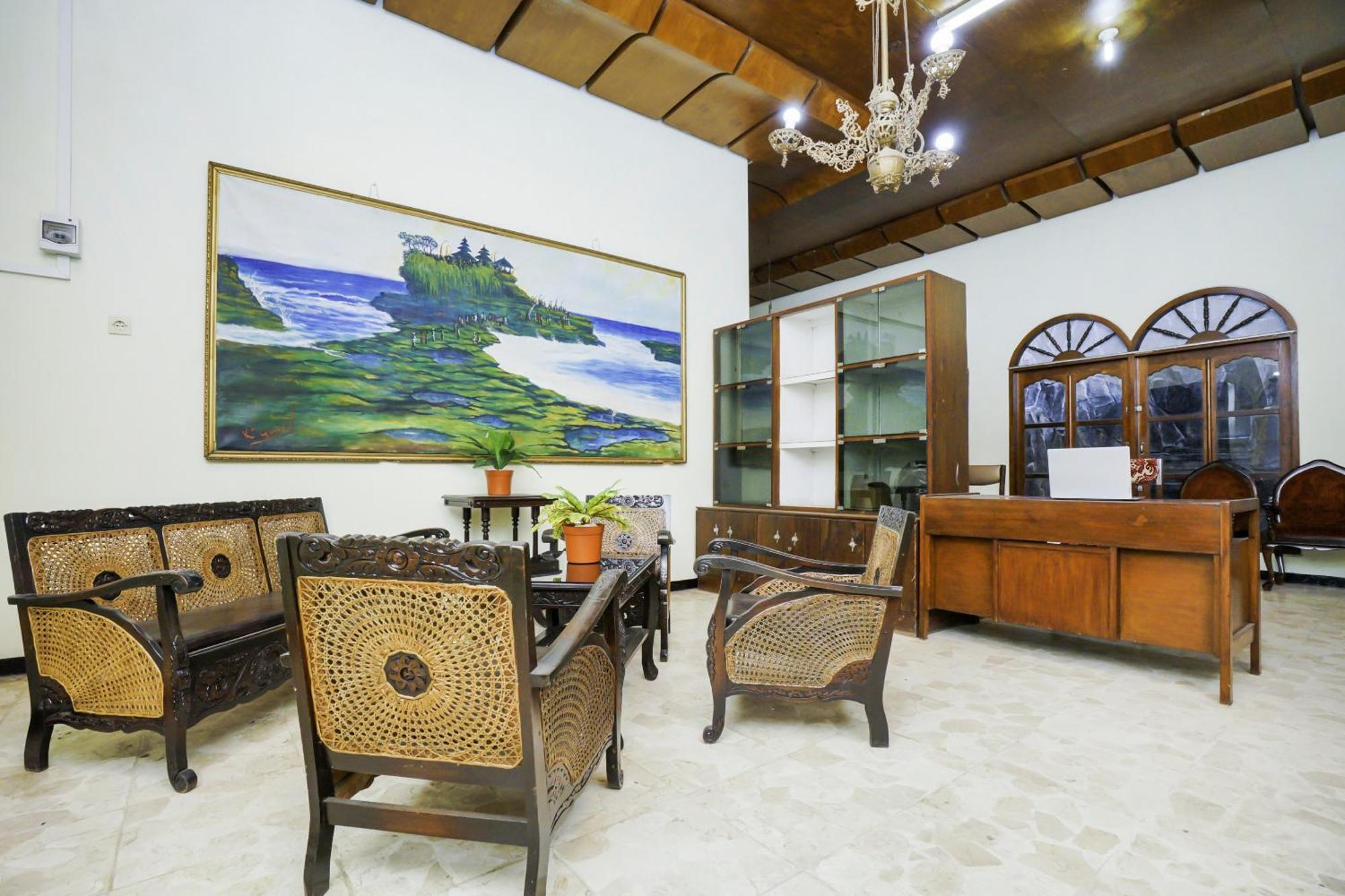 Oyo 2004 Penginapan Bidara Syariah โปรโบลิงโก ภายนอก รูปภาพ